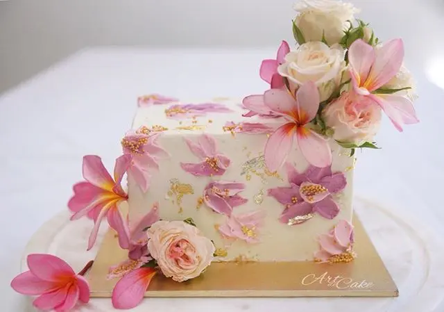 pastel rectangular con flores - Cómo se llama lo que le ponen al pastel para decorar